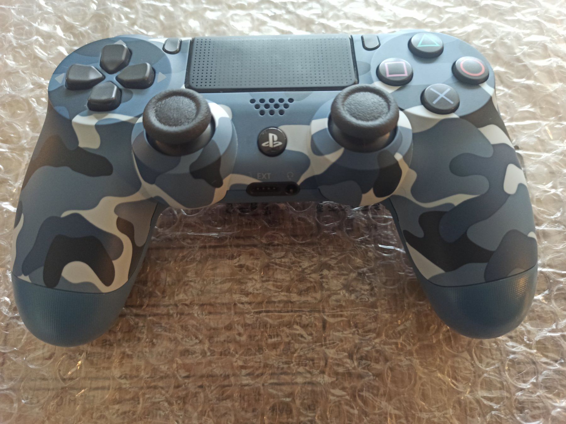 Manettes: Original Controller Sony PS4 Wireless DualShock 4 V2 TOP CAM – D'occasion à Oberweningen par mar_87mx 1