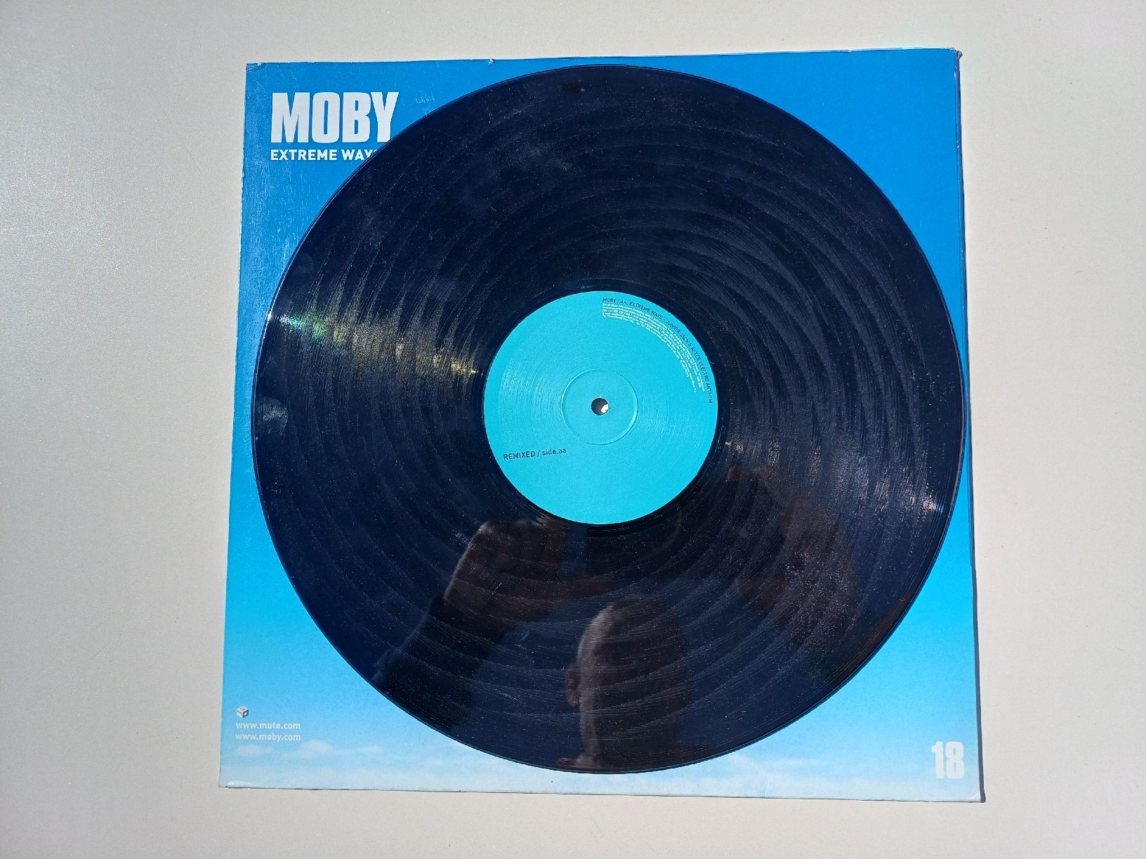 Dischi in vinile: Moby "Extreme Ways - Remixed" vinyle 12" – Usato da Begnins venduto da Drastic-Sound 4