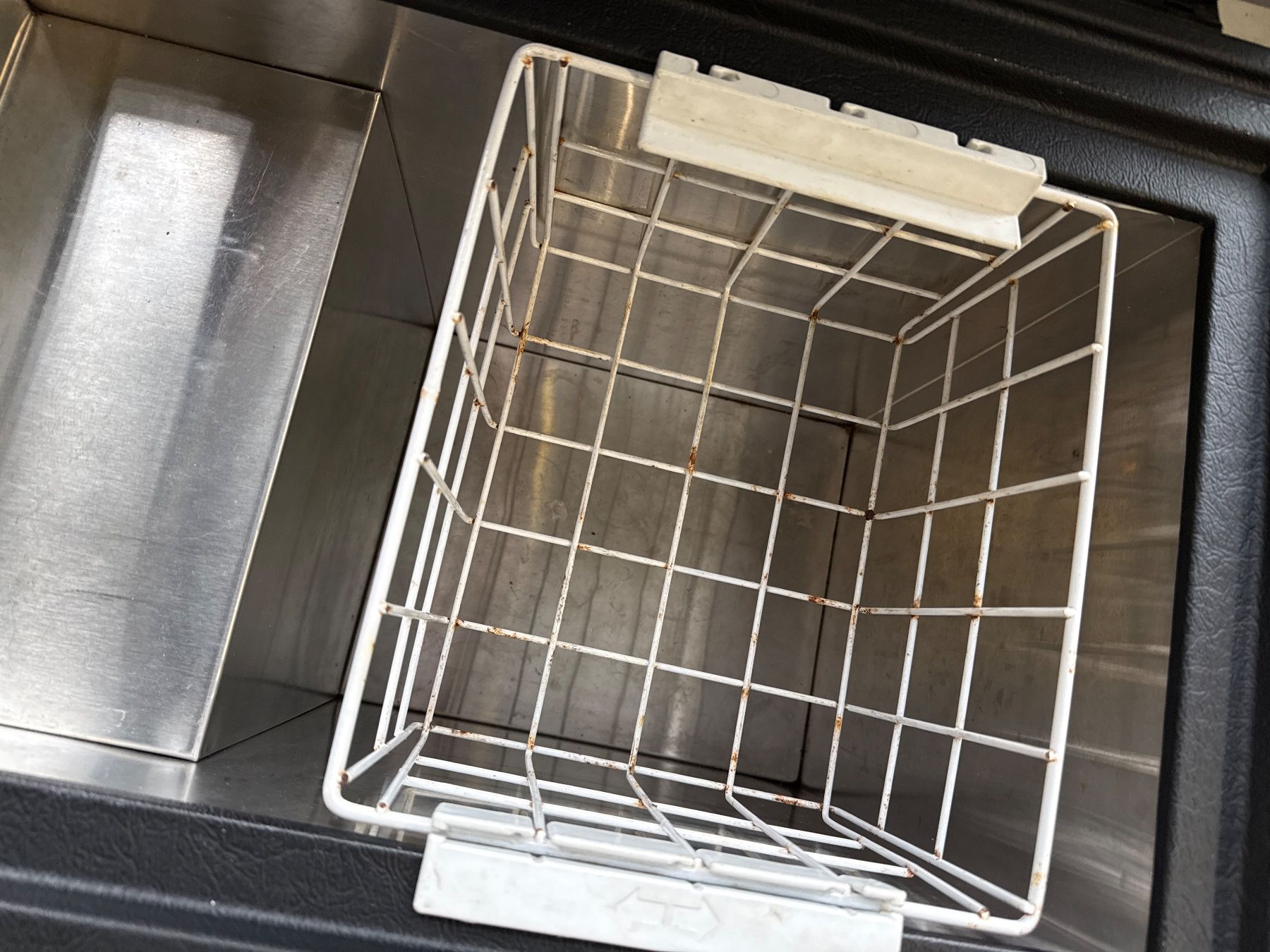 Frigoriferi & Refrigeratori: Engel Kühlbox / Gefrierbox, Campingtauglich! – Usato da Buochs venduto da 18-84 3