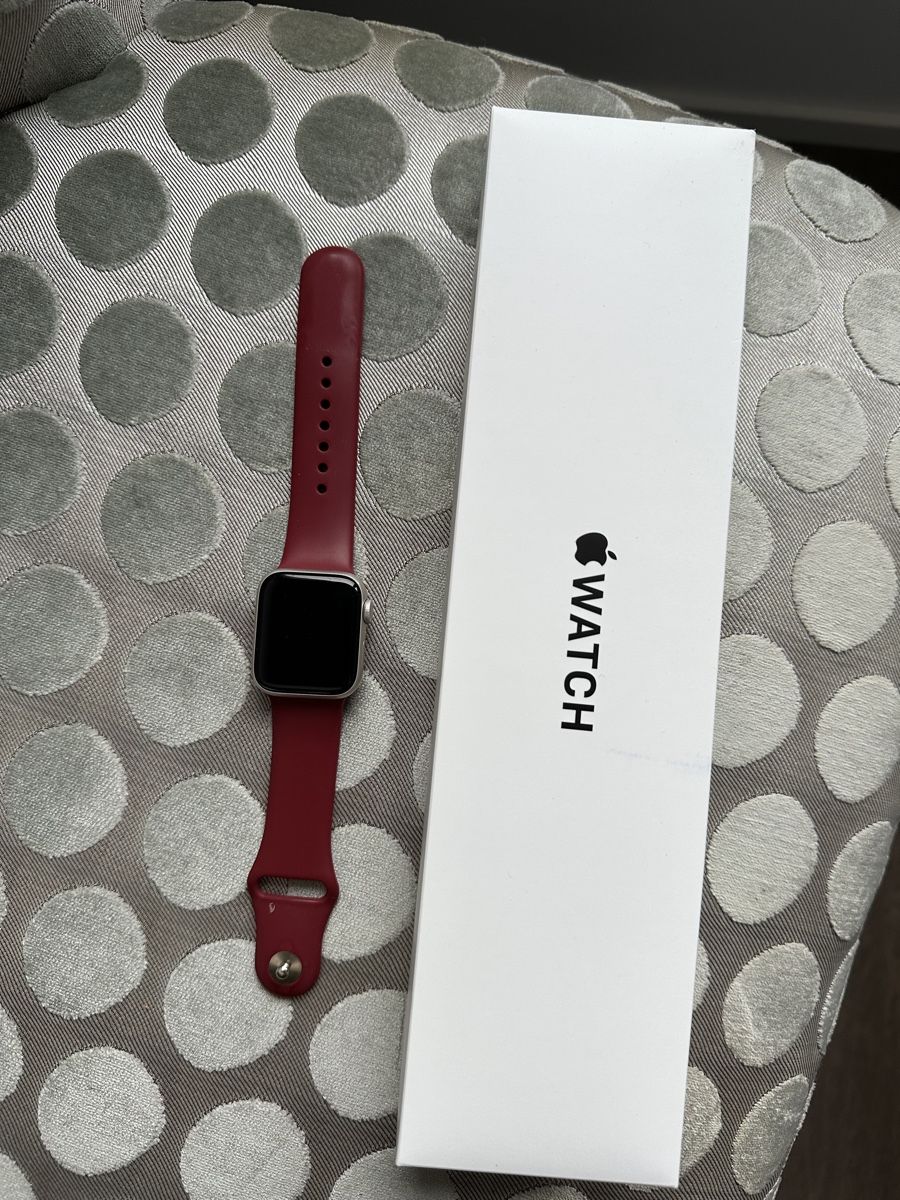 Apple Smartwatch: Apple Watch SE 2nd Gen 40 MM Starlight – Usato da Kilchberg venduto da AK_KB