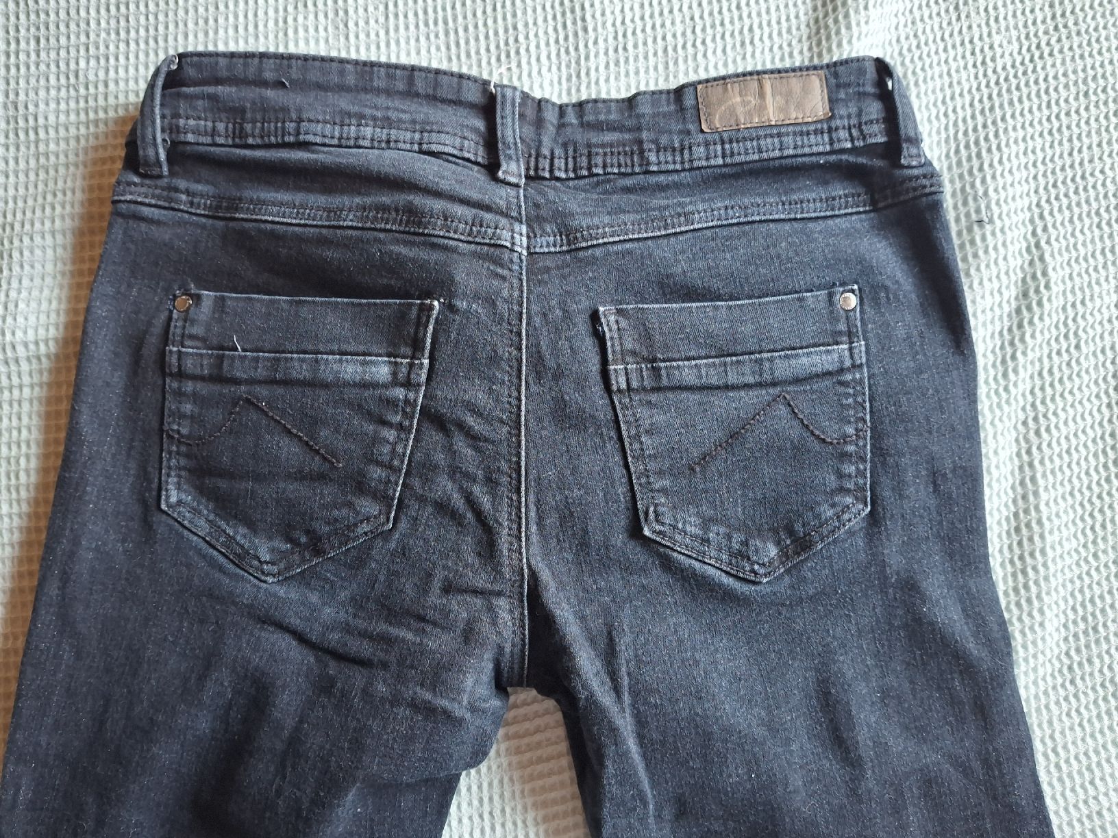 C&A Jeans: Pantalon jeans noir taille 36 marque C&A – Usato da Villiers venduto da san_jn5w 5