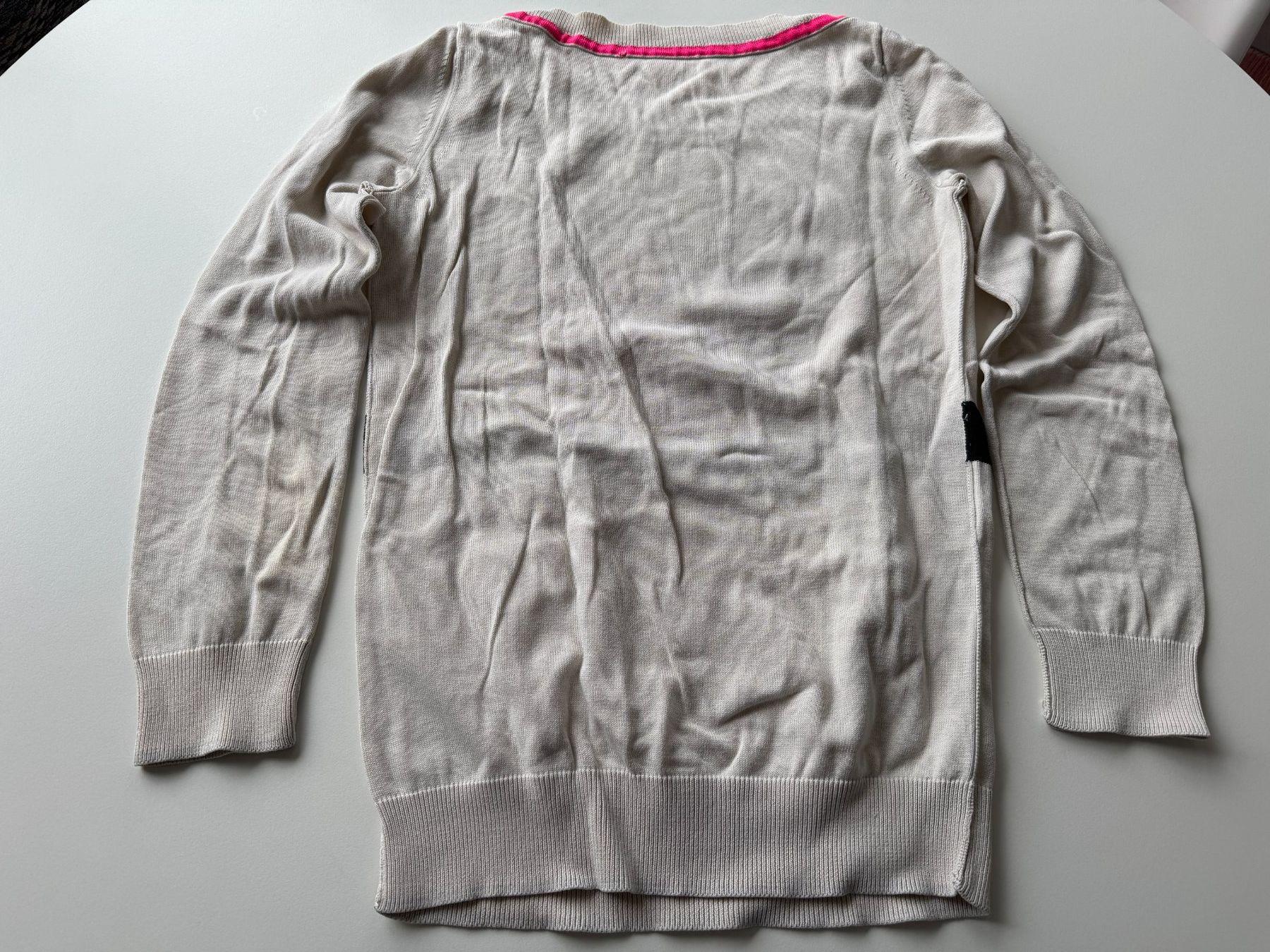 Pullover & Sweatshirts: Pullover mit Herzmotiv – Gebraucht aus Zürich von Lionsands 1
