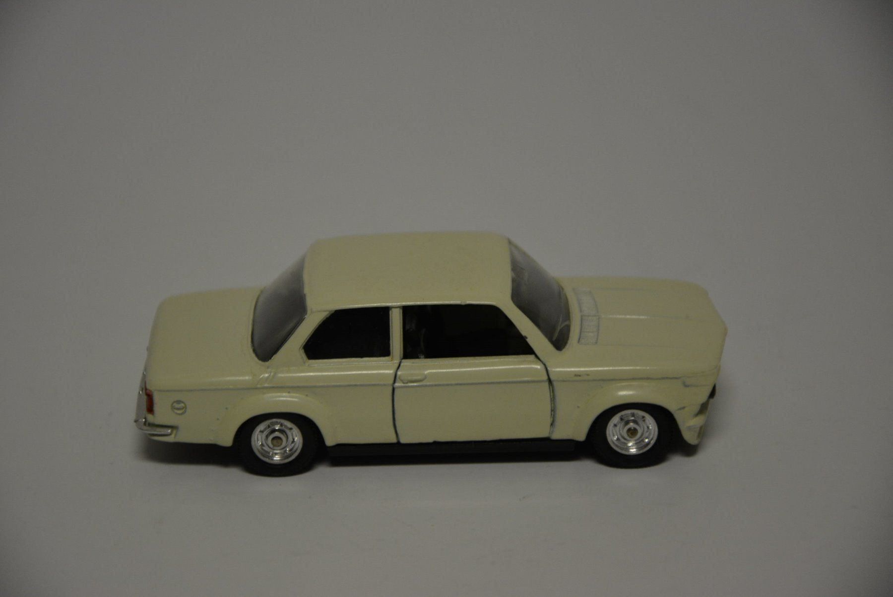 BMW Modellini d'auto: BMW 2002 Turbo , Solido , 1:43 – Usato da Goldach venduto da Feivel9 3
