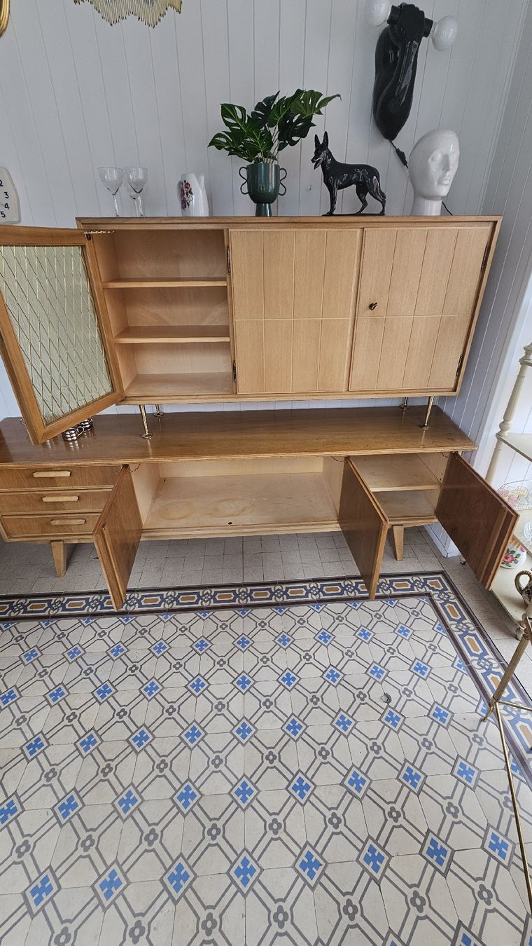 Buffets: Buffet vaisselier année 50 – D'occasion à La Chaux-de-Fonds par Saanna 2