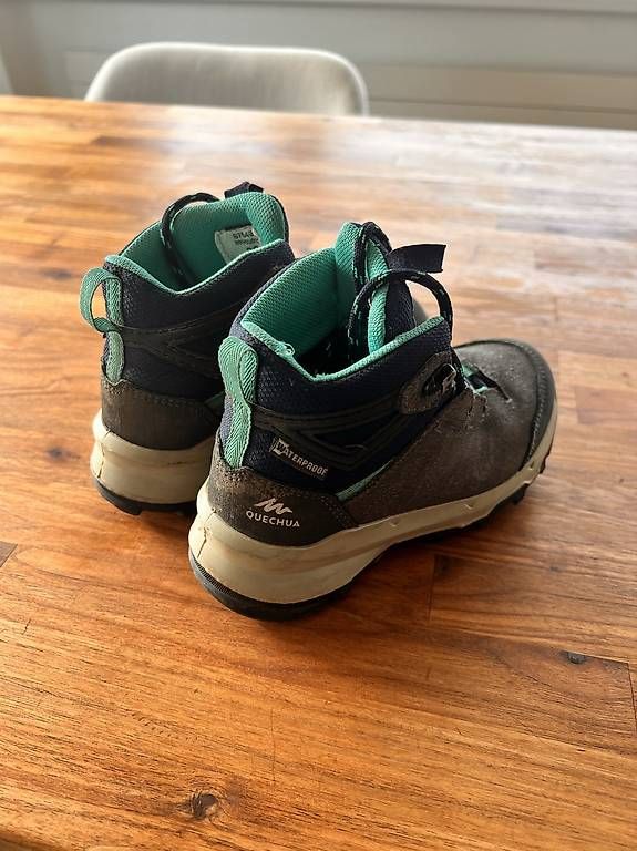 Chaussures garçon: Kinder Wanderschuhe Gr. 30  robust & bequem – D'occasion à Zürich par esp_v7ml 1