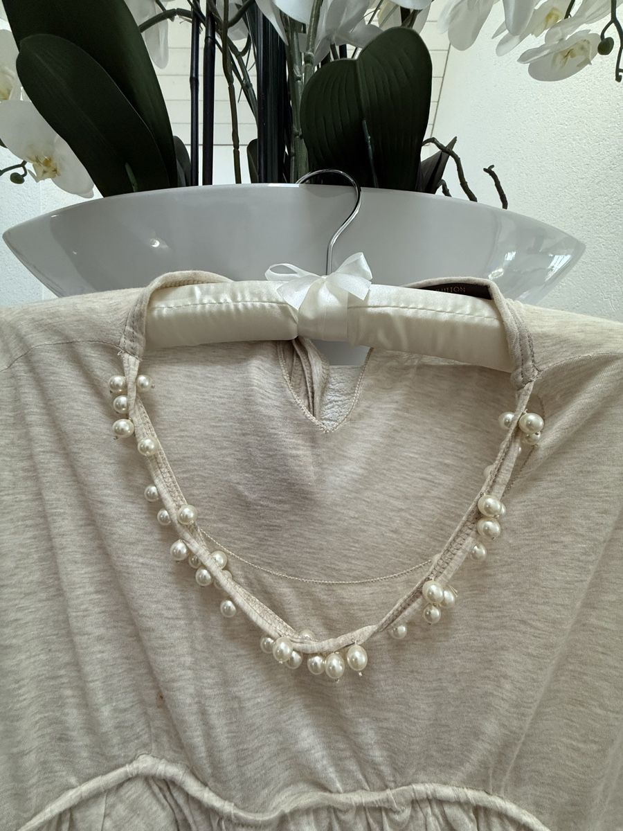 Louis Vuitton T-shirt: Louis Vuitton kurzarm Top/Shirt mit Perlenkette – Nuovo (secondo la descrizione) da Buchs ZH venduto da KittyInStyle 3