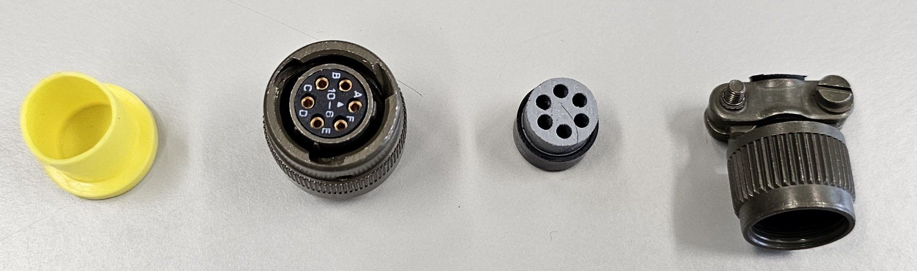 Elektronikbauteile: MIL-Stecker Amphenol 62IN-16F-10-6S – Neu und originalverpackt aus Gümligen von bea_cr2r 2
