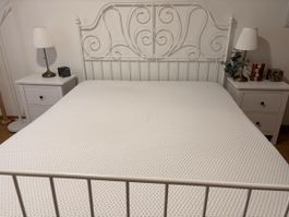 Doppelbett Metallgestell weiss inkl Matratze gebraucht