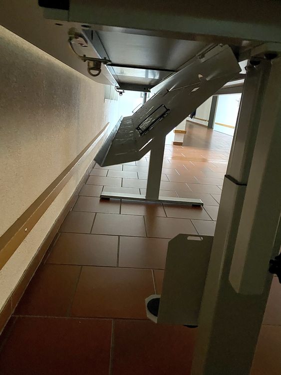 Scrivanie: Schreibtisch, 65-78cm, kein Stehtisch! 180x90cm +50cm Anbau – Usato da Zürich venduto da Ruband 4