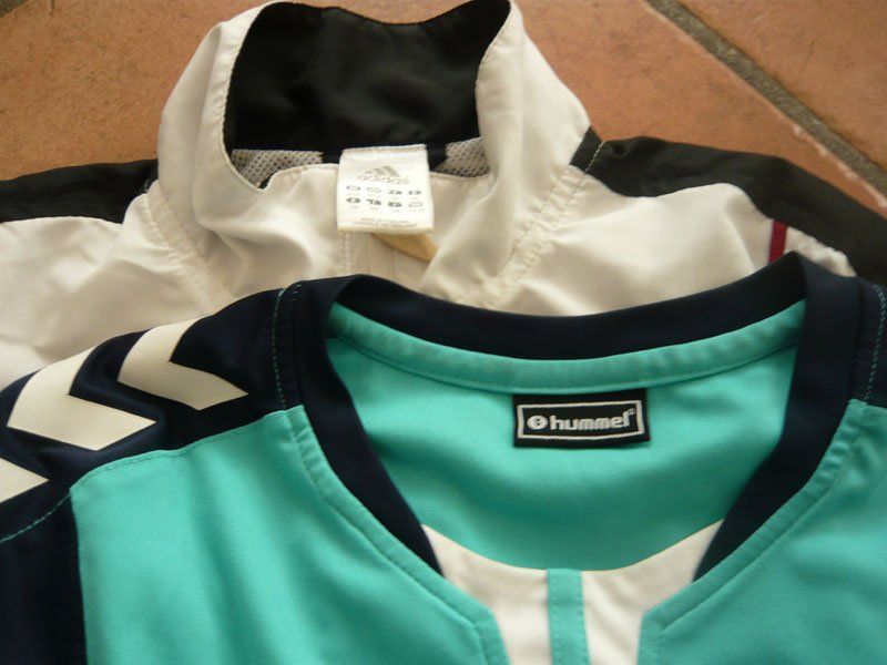Adidas Lotti di vestiti: Adidas Jacke / Kleider-Set Gr 140 – Usato da Ruggell venduto da Dolce9 2