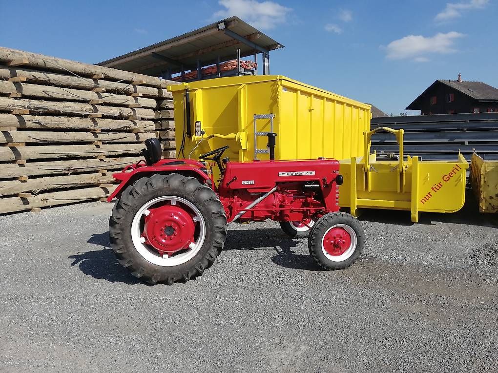 IHC Trattori: Mccormick D432 – Usato da Ermensee venduto da JohnDeere4255 2