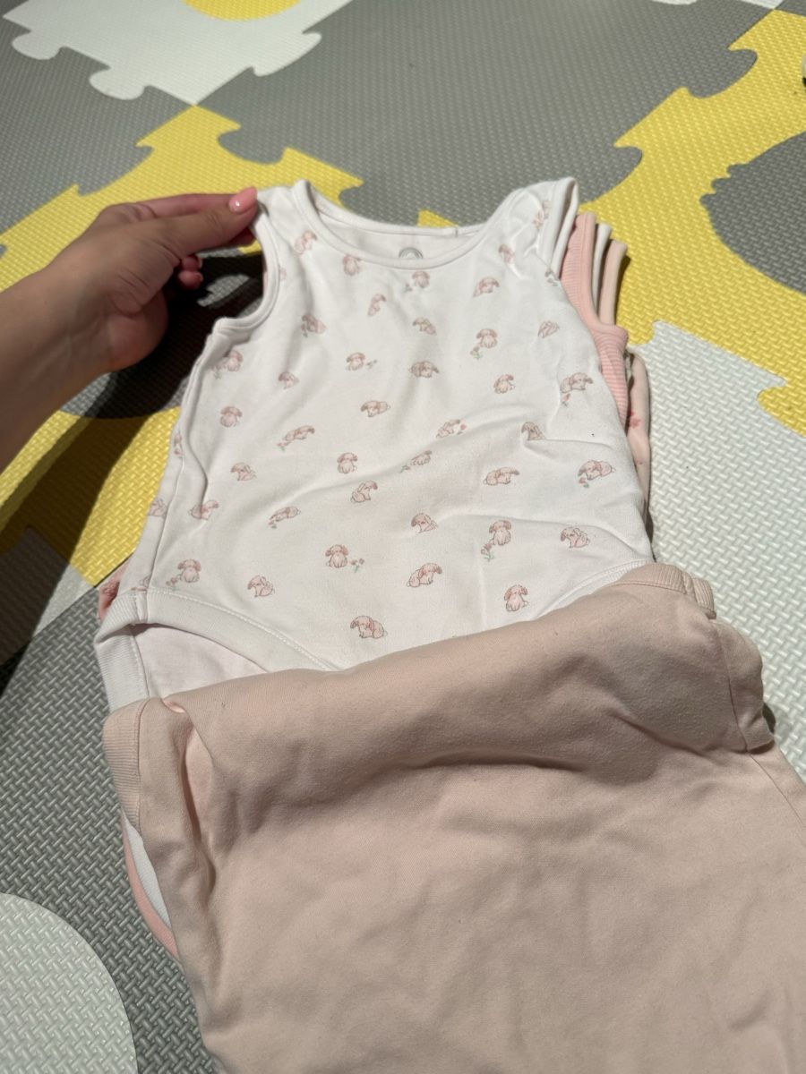Next Lotti & Set di vestiti: Next Baby vests 6-9 months. 5 Pack. Great condition. – Usato da Uerkheim venduto da yak_5tb7 1