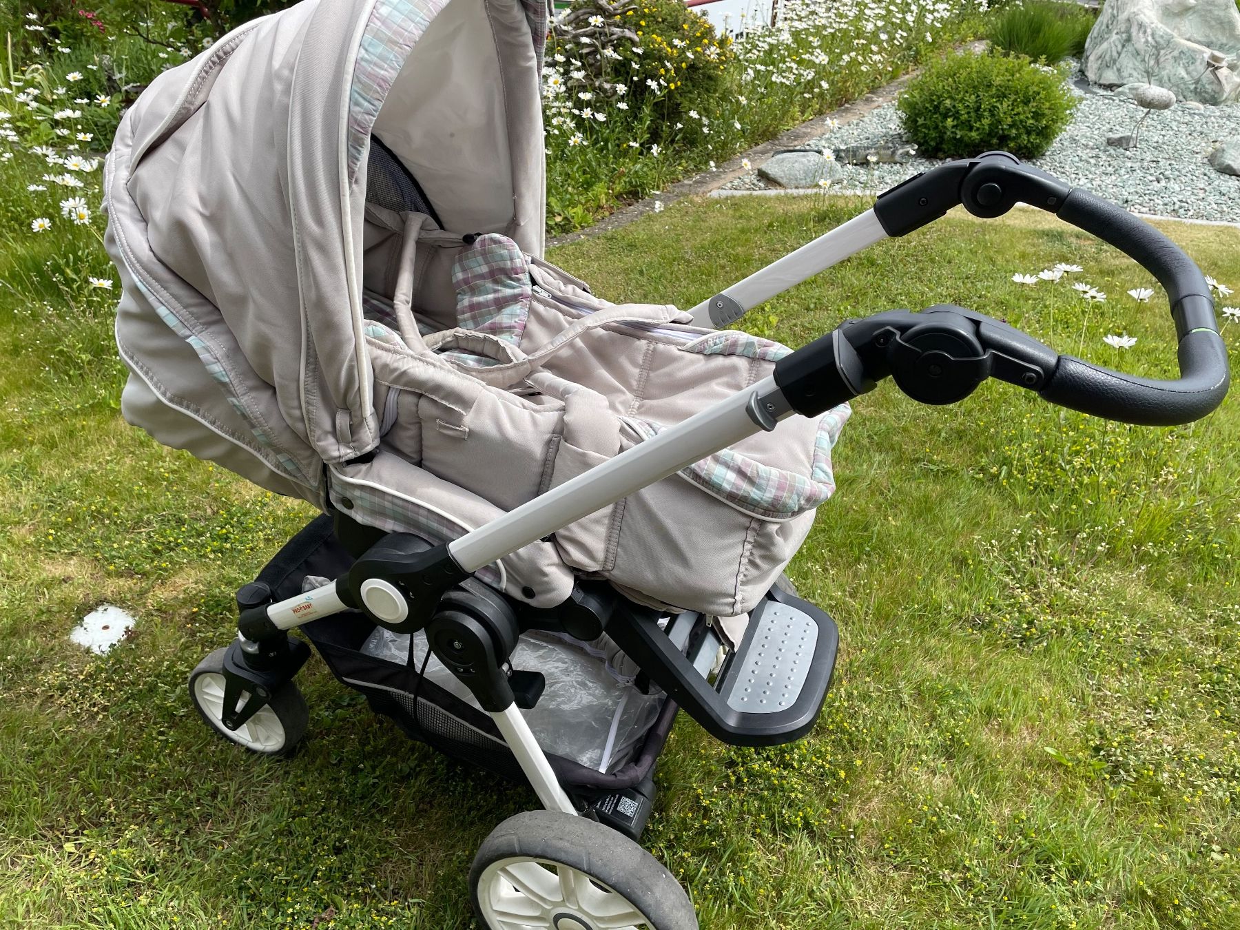 Teutonia Carrozzine: Kinderwagen Kombikinderwagen – Usato da Lohn-Ammannsegg venduto da sitolo