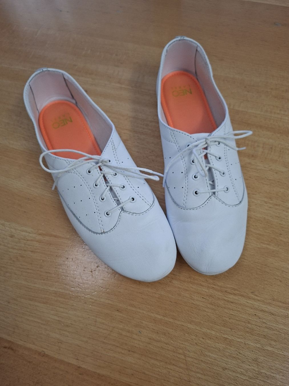 Chaussures femmes: Sommerschuhe adidas Damen – D'occasion à Ruswil par Nasenspitz 1