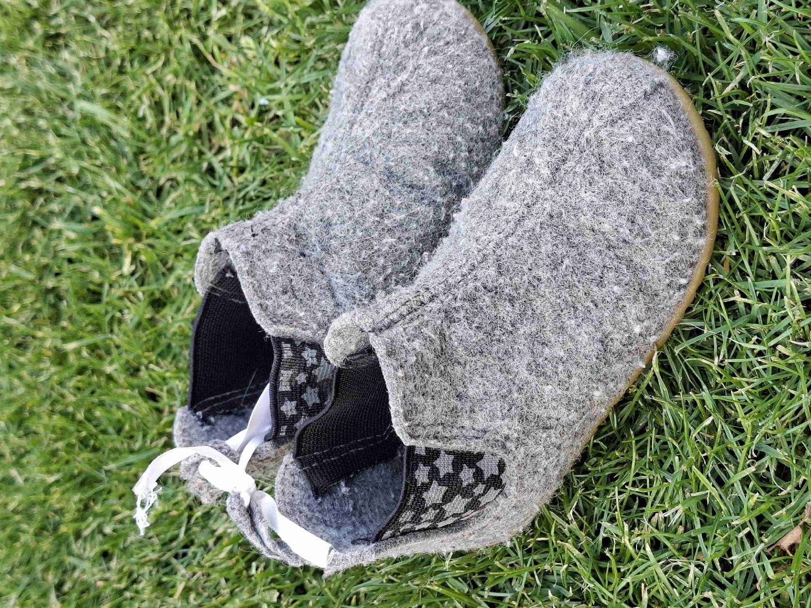 Herrenschuhe: Filzpantoffeln grau Grösse 22 – Gebraucht aus Russikon von Eichhalde
