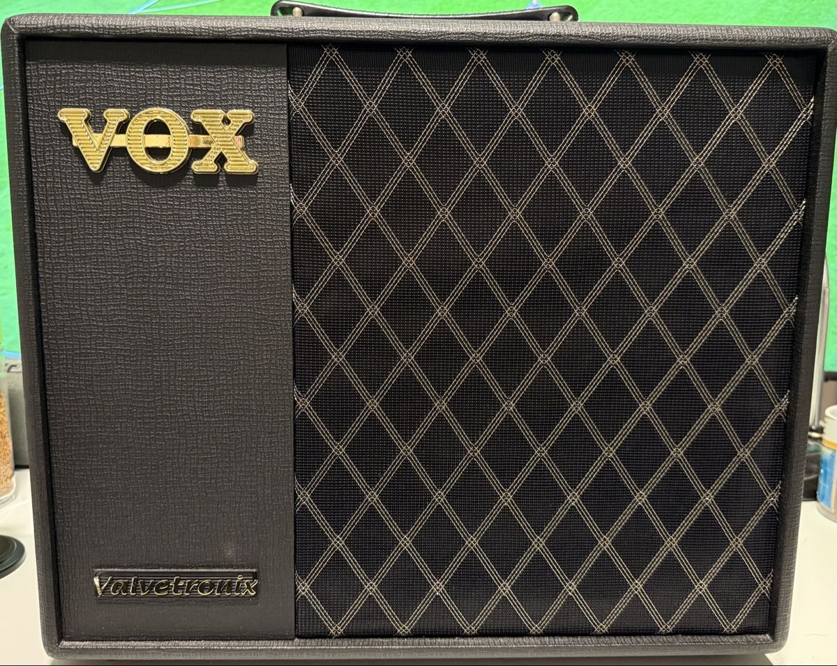 Vox Amplificateurs: Guitar amplifier Vox, like new – D'occasion à Genève par kva_6mbb