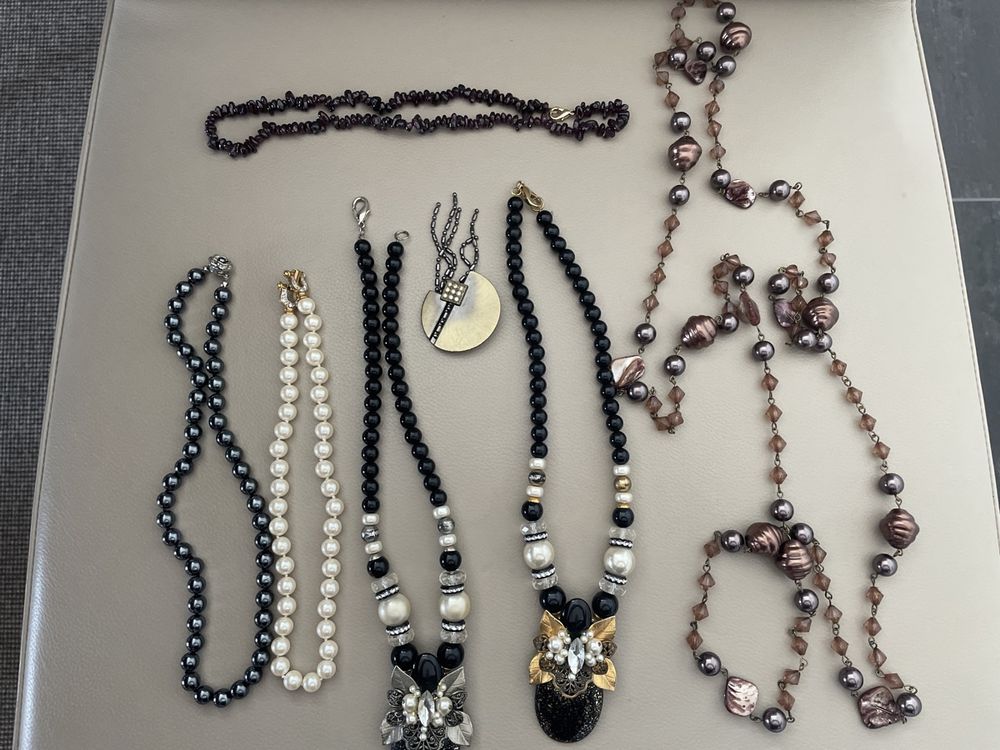 Grosser Restposten Schmuck inkl. Holzauslage (Neu (gemäss Beschreibung