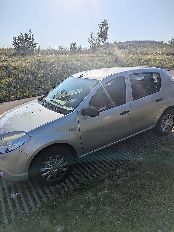 Automobili: Dacia Sandero expertiser  – Usato da Lausanne venduto da vik_l9np 1