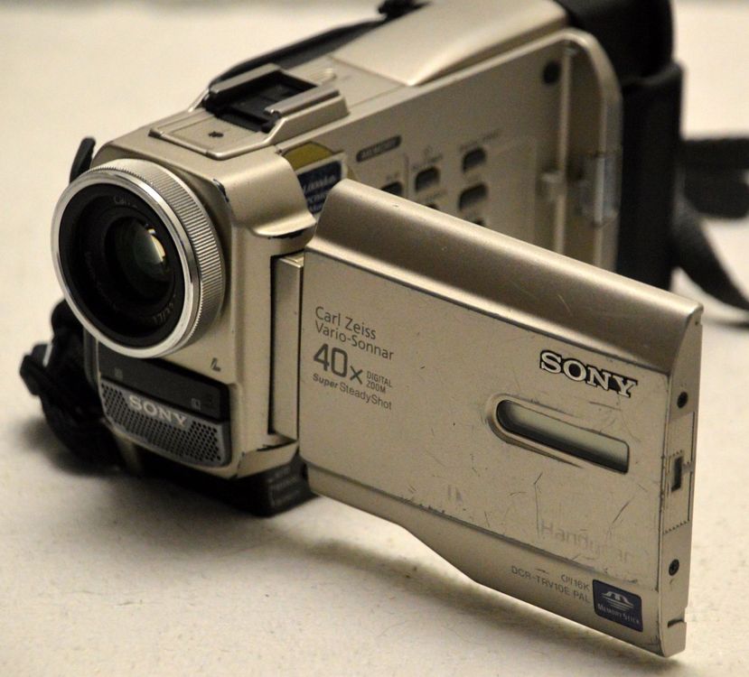 Caméscope Sony DCR-TRV14E MiniDV Avec Sac - Occasion