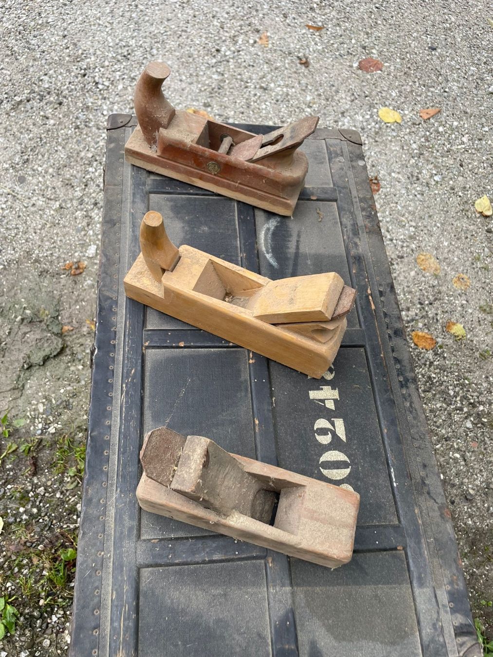 Tutti gli attrezzi: Outils anciens, divers – Usato da Le Crêt-p-Semsales venduto da ssu_z6w7