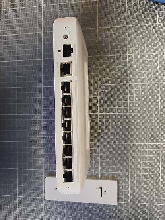 Hub & Switch: Switch Unifi USW-Flex-2.5G-8-PoE – Usato da Odogno venduto da Aron.Stocker 1