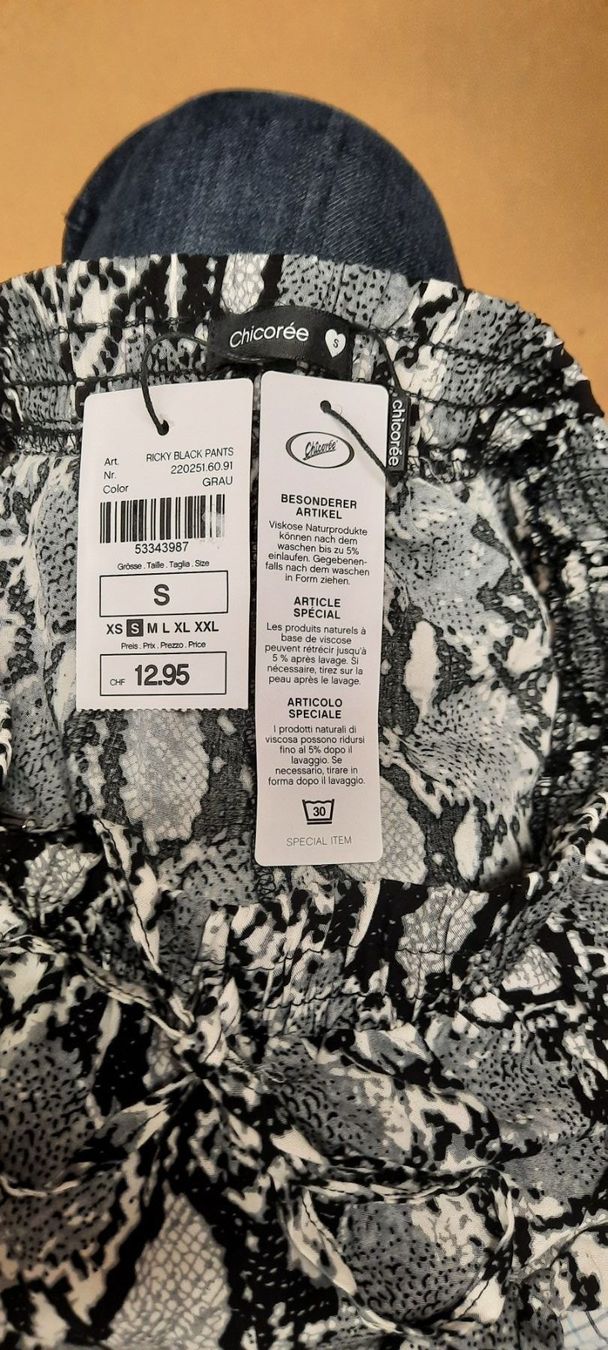 Pantaloni: Lässig leichte gemusterte Sommerhose grau Gr. S – Nuovo e nell'imballaggio originale da Seuzach venduto da VT-Collections1 5
