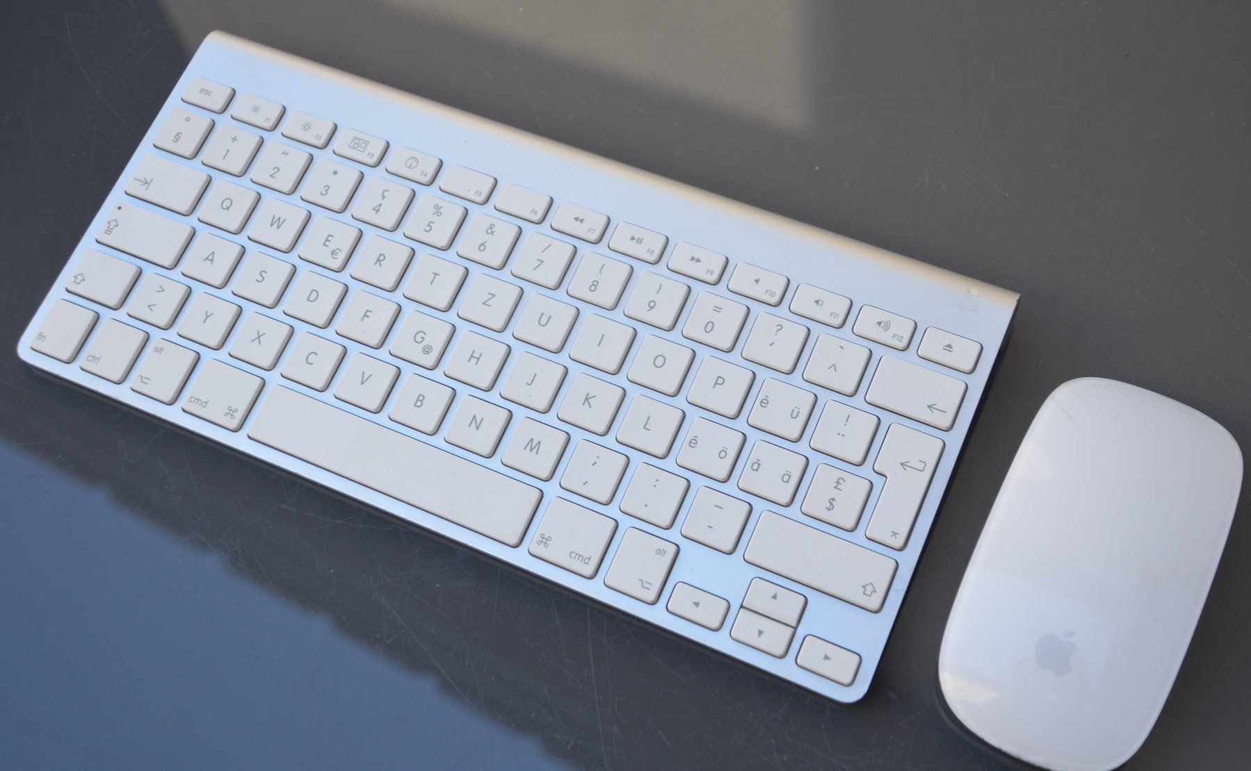 Apple Tastiere: Tastatur Apple A1314 clavier + Maus A1296 Bluetooth – Usato da Collonges venduto da arashee 1