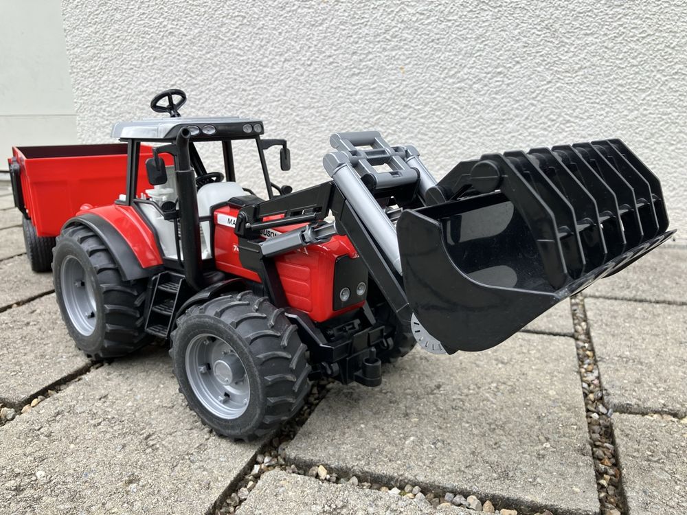 Traktor Mit Anhnger Von Bruder