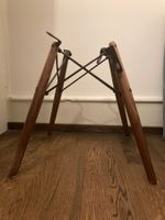 Massive Holzbeine für Hermann Miller Stuhl