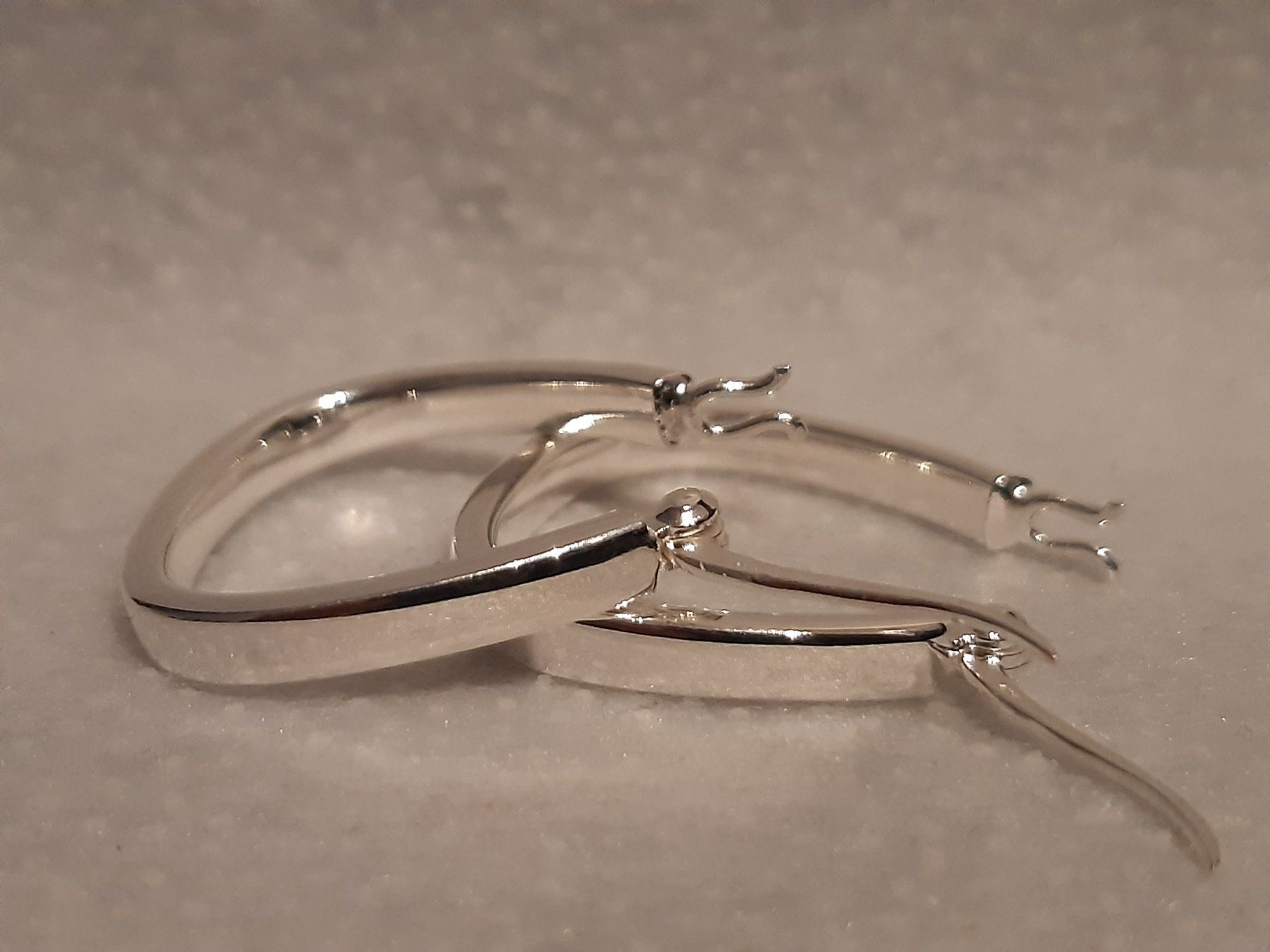 Orecchini pendenti & Orecchini a lobo: Creolen Ohrringe Oval Silber 925 – Nuovo e nell'imballaggio originale da Einsiedeln venduto da My__Way