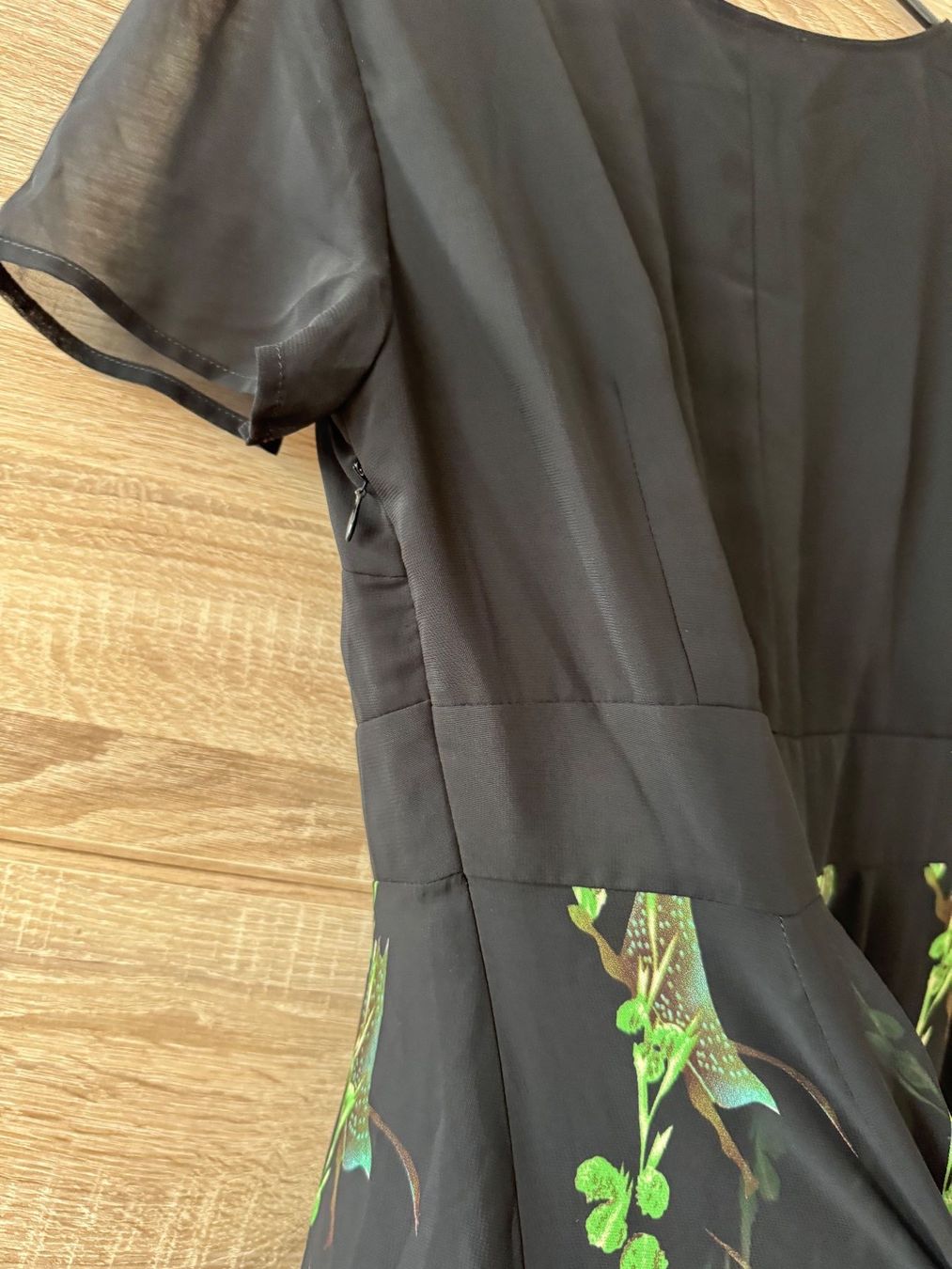 Vestiti: Robe fleurie noire – Nuovo e nell'imballaggio originale da Montreux venduto da Izapechee 4