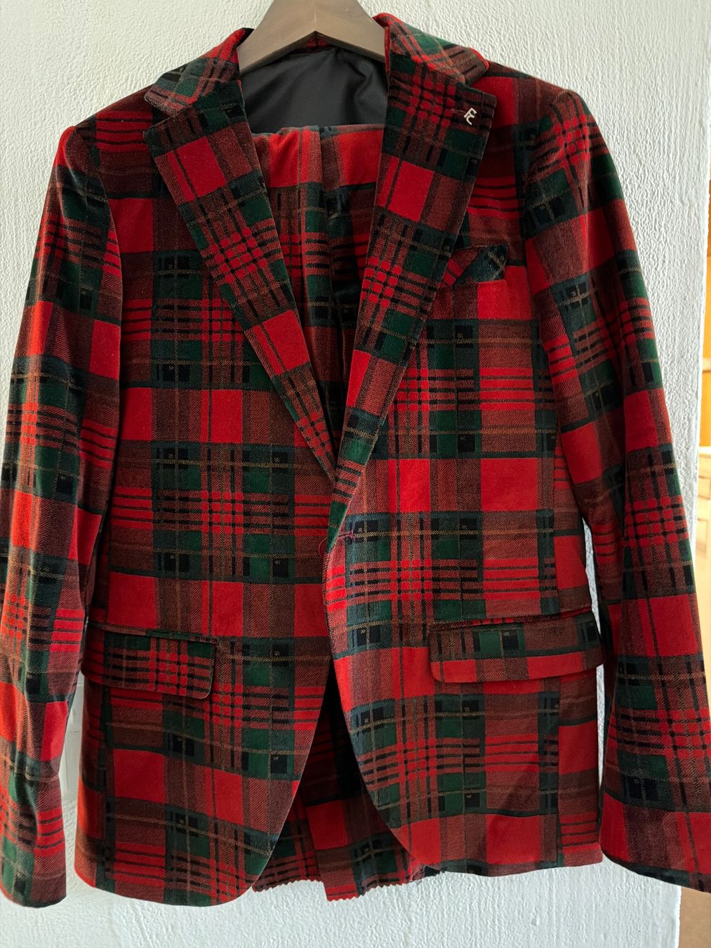 Completi: Herren Samt Anzug, Rot/Grün Kariert – Nuovo e nell'imballaggio originale da Chur venduto da bauser03