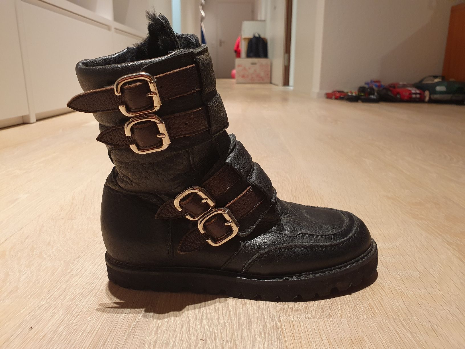 Scarpe per ragazze: Original D&G Junior Winterstiefel Grösse 30 – Usato da Zürich venduto da Integrator