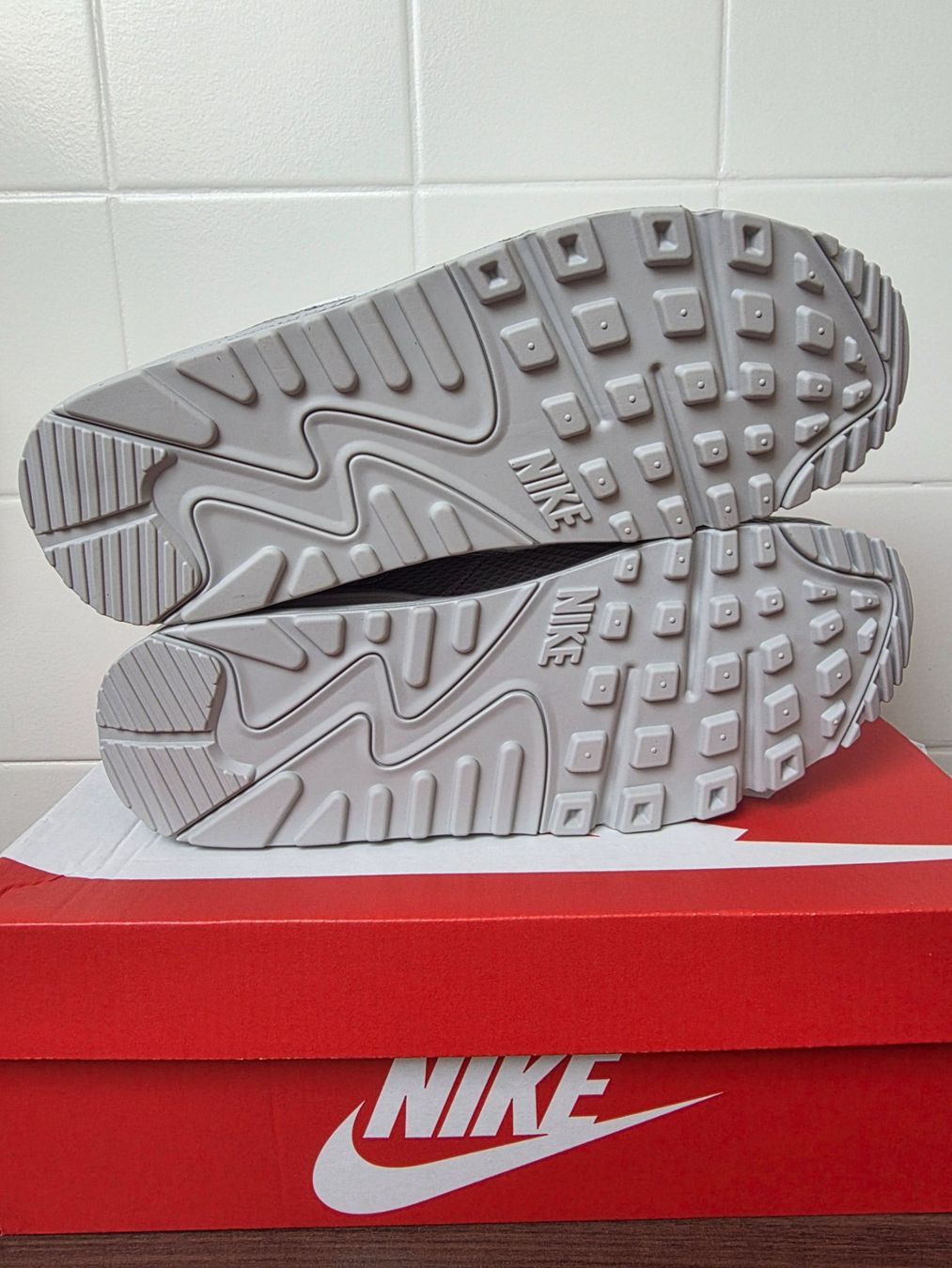 Nike Scarpe da uomo: Nike Air Max 90 – Nuovo e nell'imballaggio originale da Fleurier venduto da dav_xx8y 5
