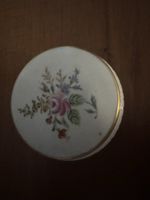 Boîte en porcelaine Tettau décor floral état correct