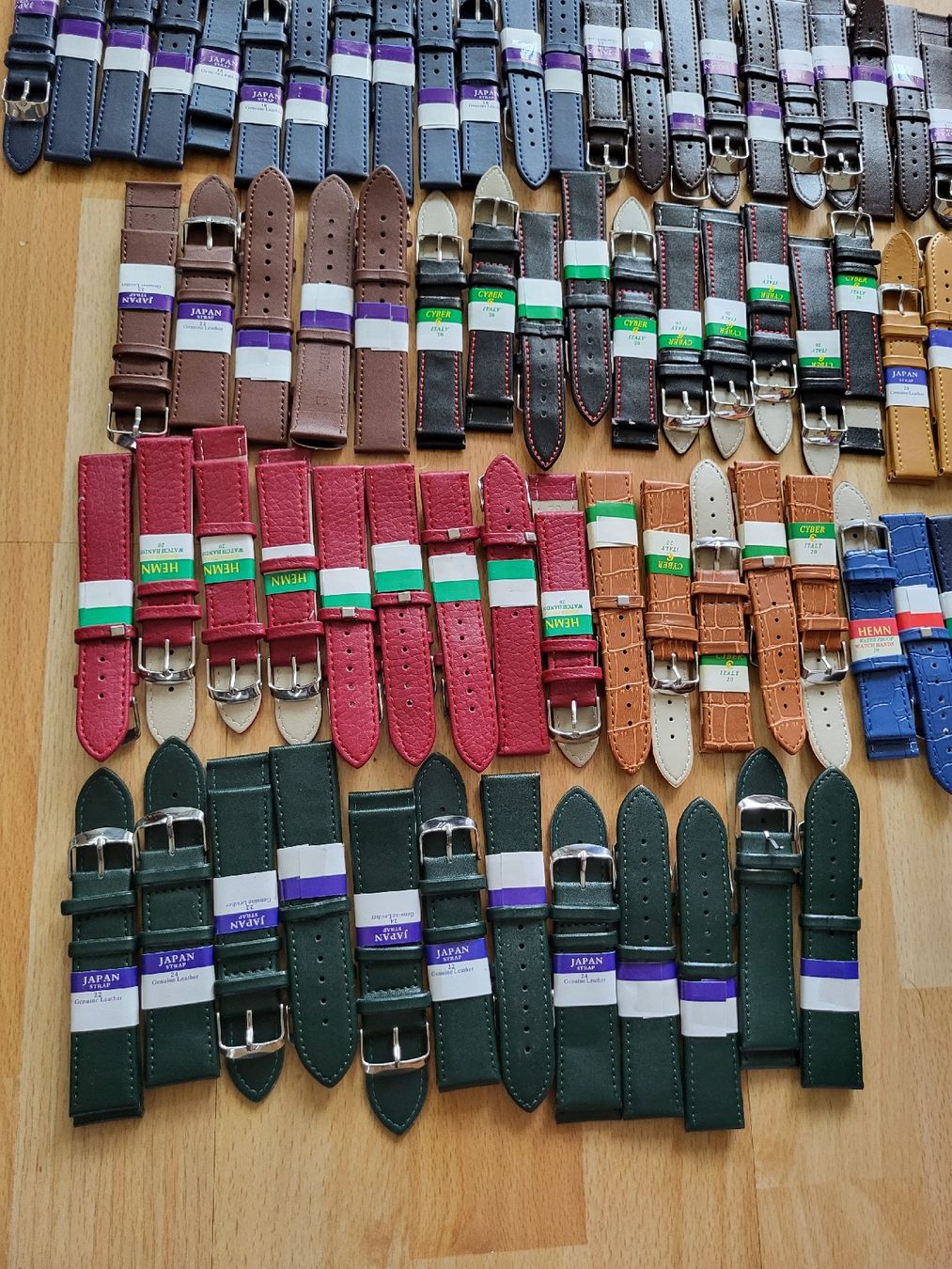 Bracelets: 100 Uhrenarmbänder Neu Top – Neuf (Voir description) à Riehen par tamola67 2
