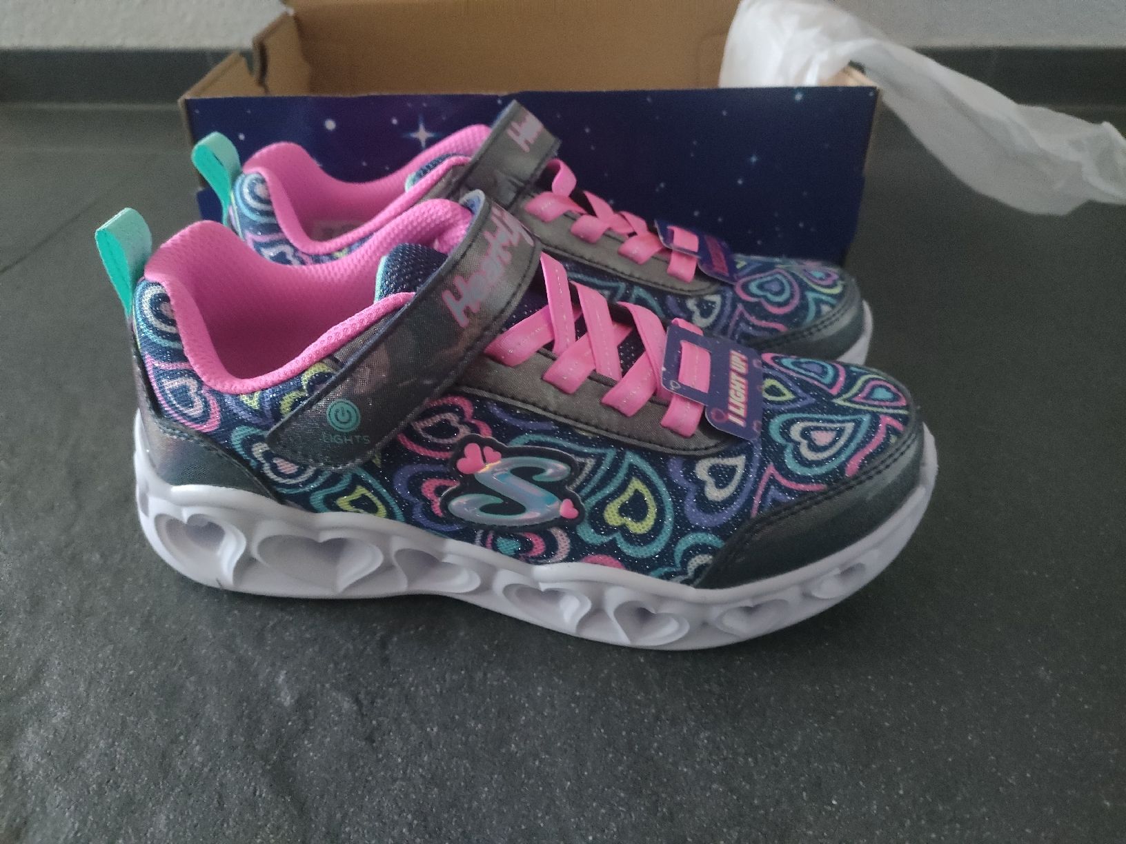 Skechers Schuhe für Mädchen: Sketchers Schuhe Mädchen, Grösse 32 – Neu und originalverpackt aus Bern von Lidia.5