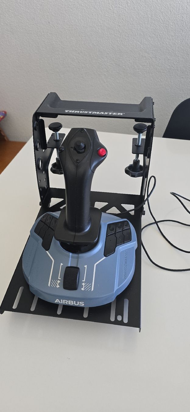 Controller: Flugsimulator Set Thrustmaster Logitech gebraucht – Usato da Baar venduto da Adrenalin86 2