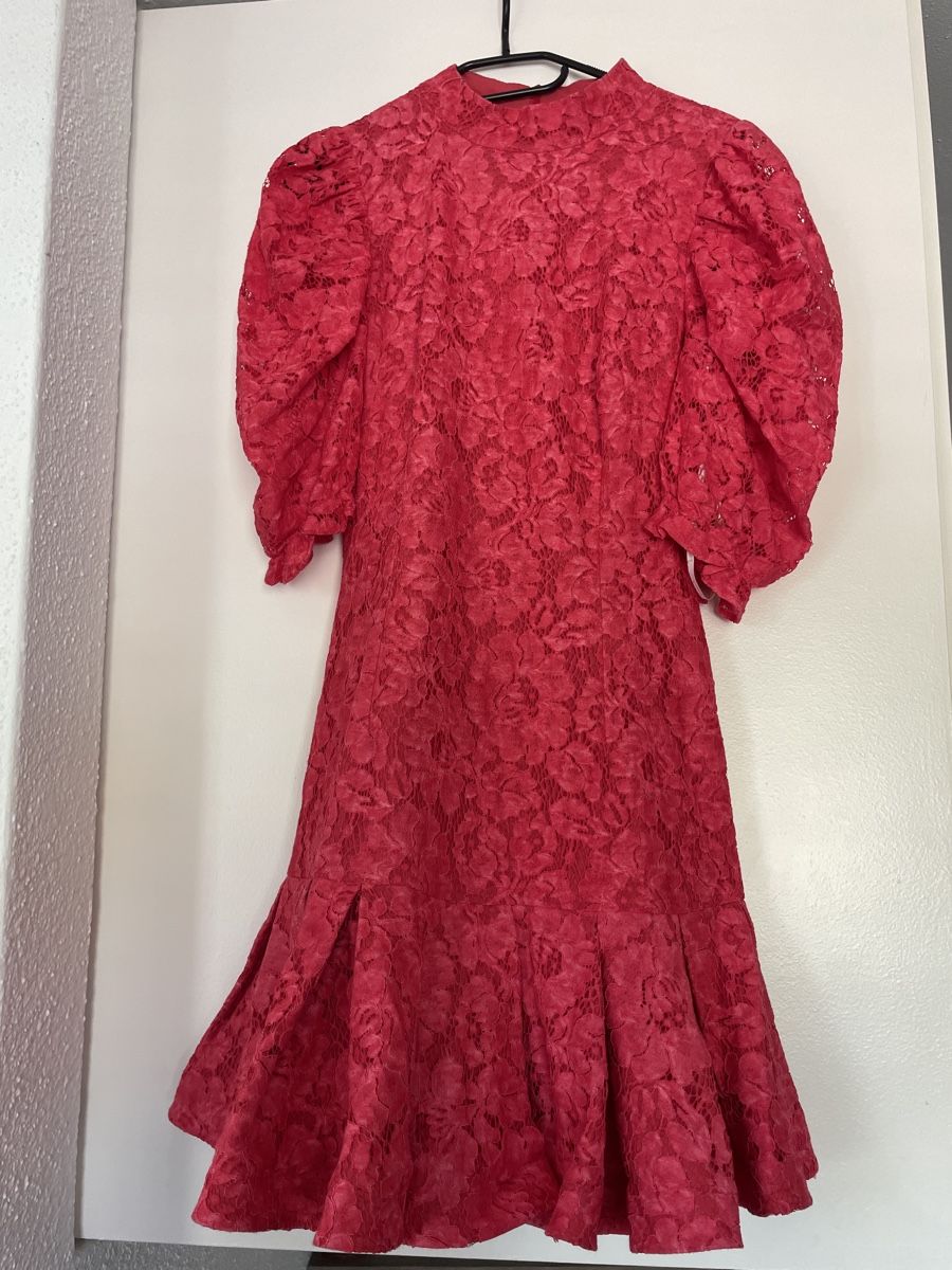 Kleider: Spitzenkleid rot Grösse M/L mit Puffärmel – Gebraucht aus Flaach von jod_8mbm 1