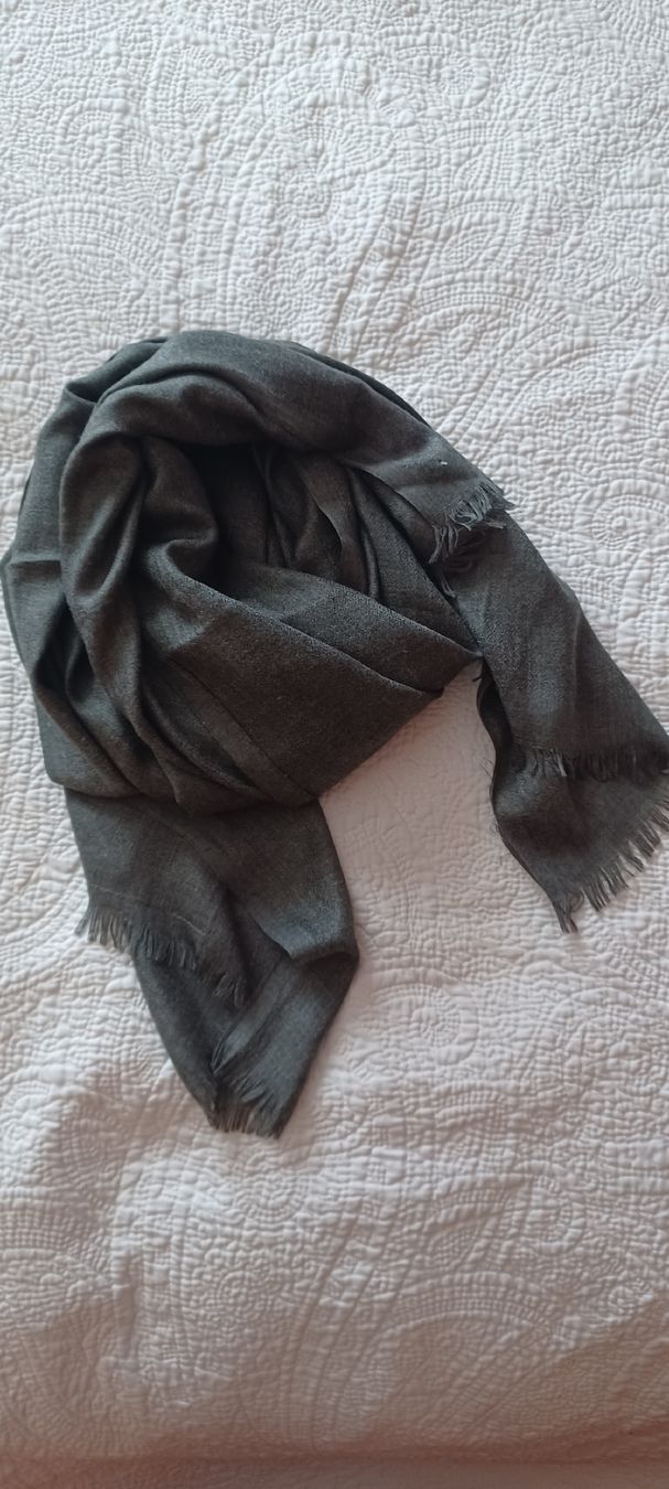 Schals: Pashmina scarf. 68x200 – Neu und originalverpackt aus Gstaad von sasha0270 1