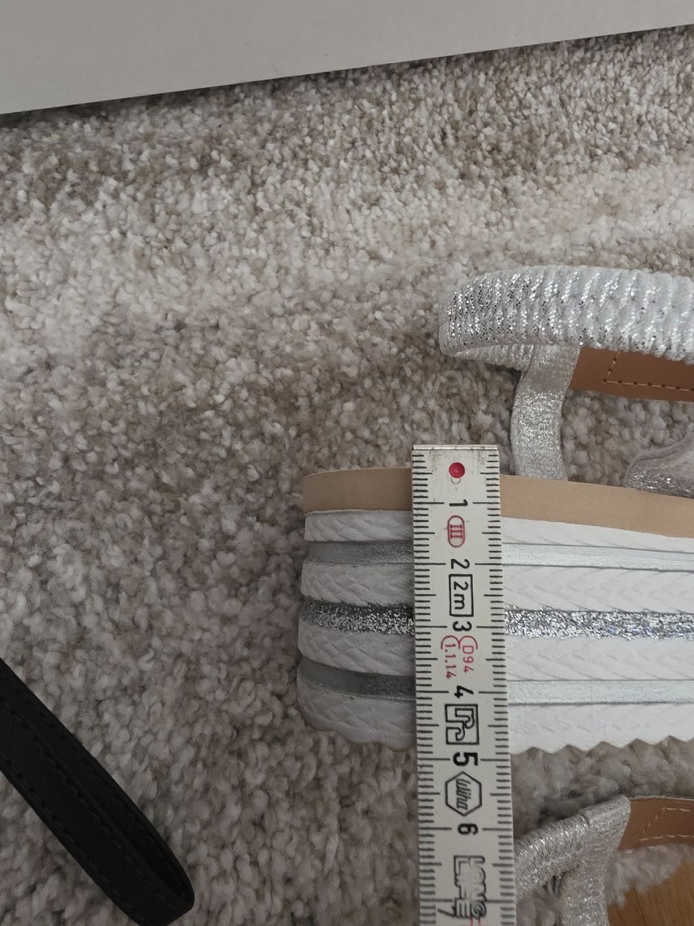 Damenschuhe: Sandale silber Grösse 39 Glitzer Schmucksteine  – Gebraucht aus Laufenburg von may_r2st 2