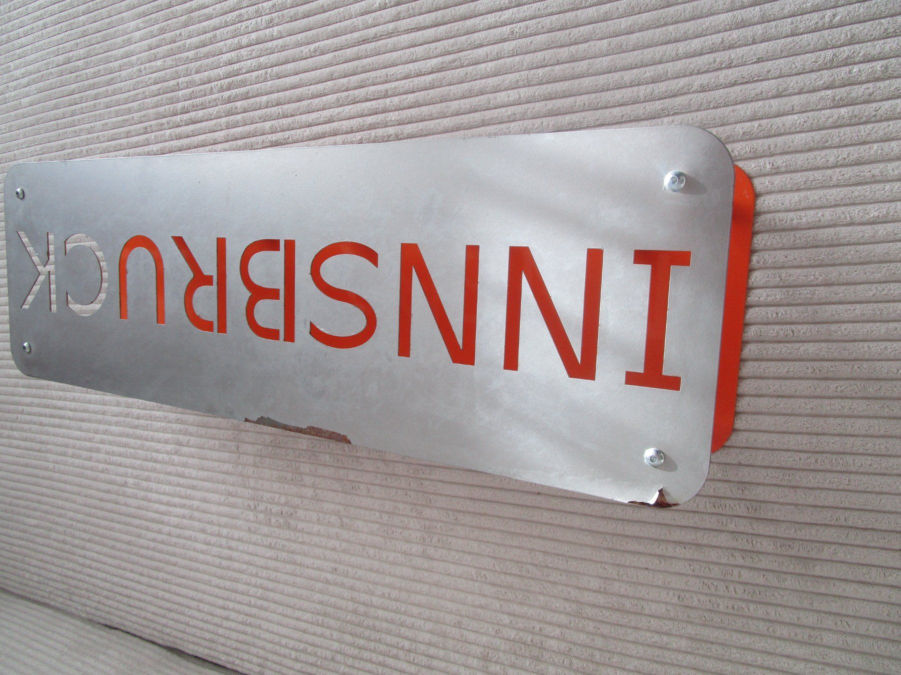 Guardaroba: Wandgarderobe / im Pop-Art- oder Industrie-Design – Usato da Scuol venduto da Luana.. 9