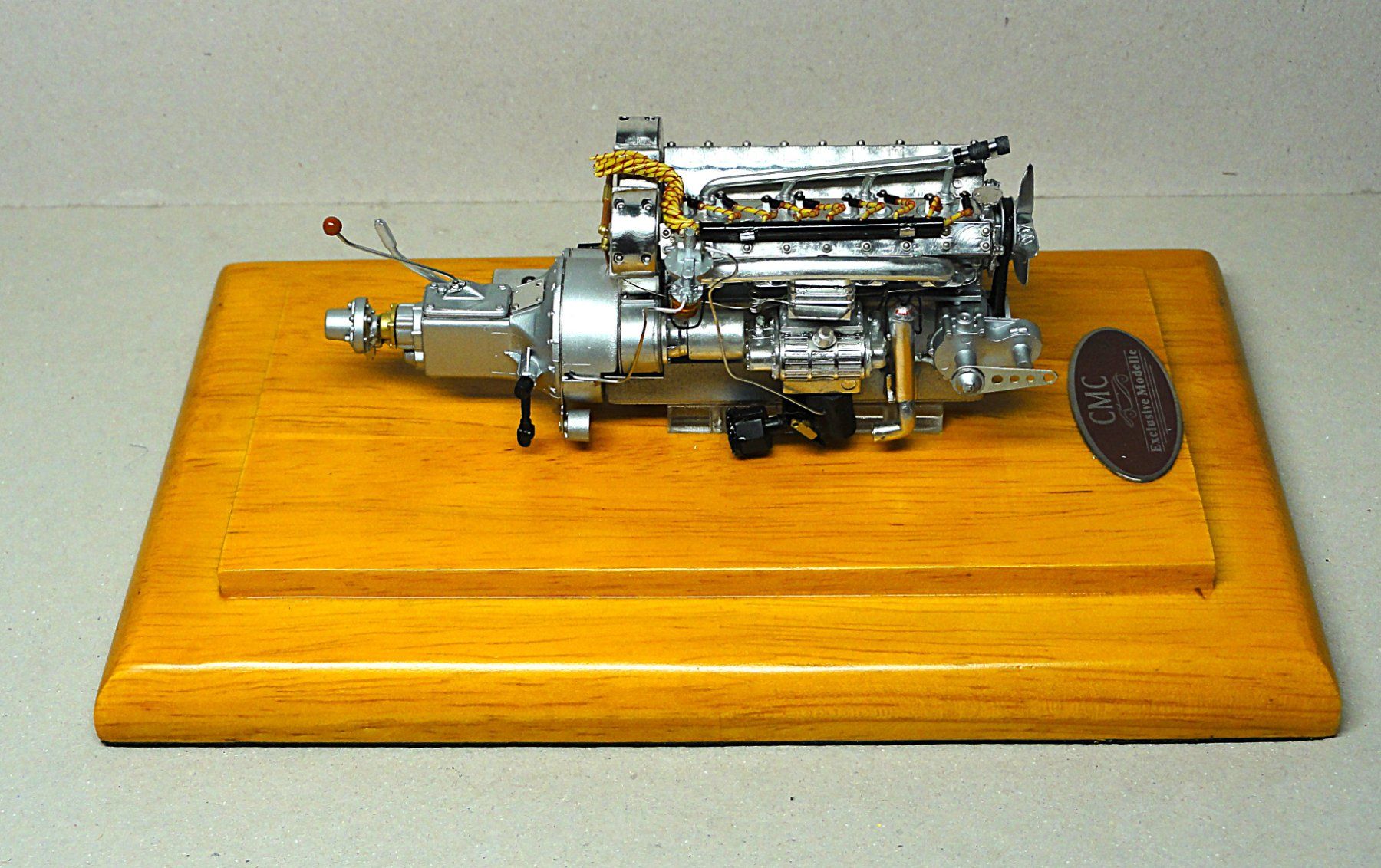 CMC Modellini d'auto: CMC 1:18 / Motor-Aggregat Bugatti 57 SC, 1938 – Usato da Solduno venduto da albimicio 6