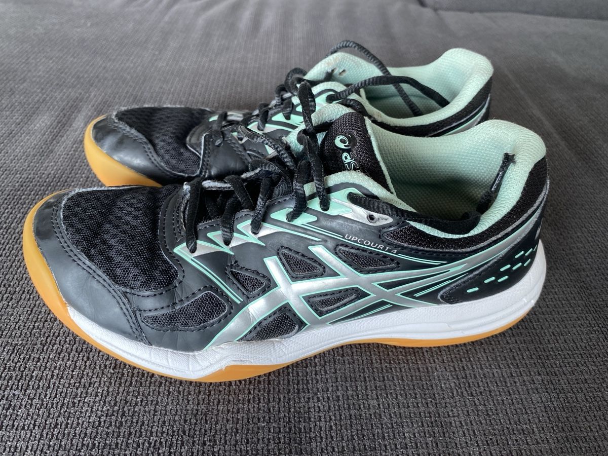Asics Chaussures garçon: Asics Hallenschuhe  – D'occasion à Oberdiessbach par Magalli
