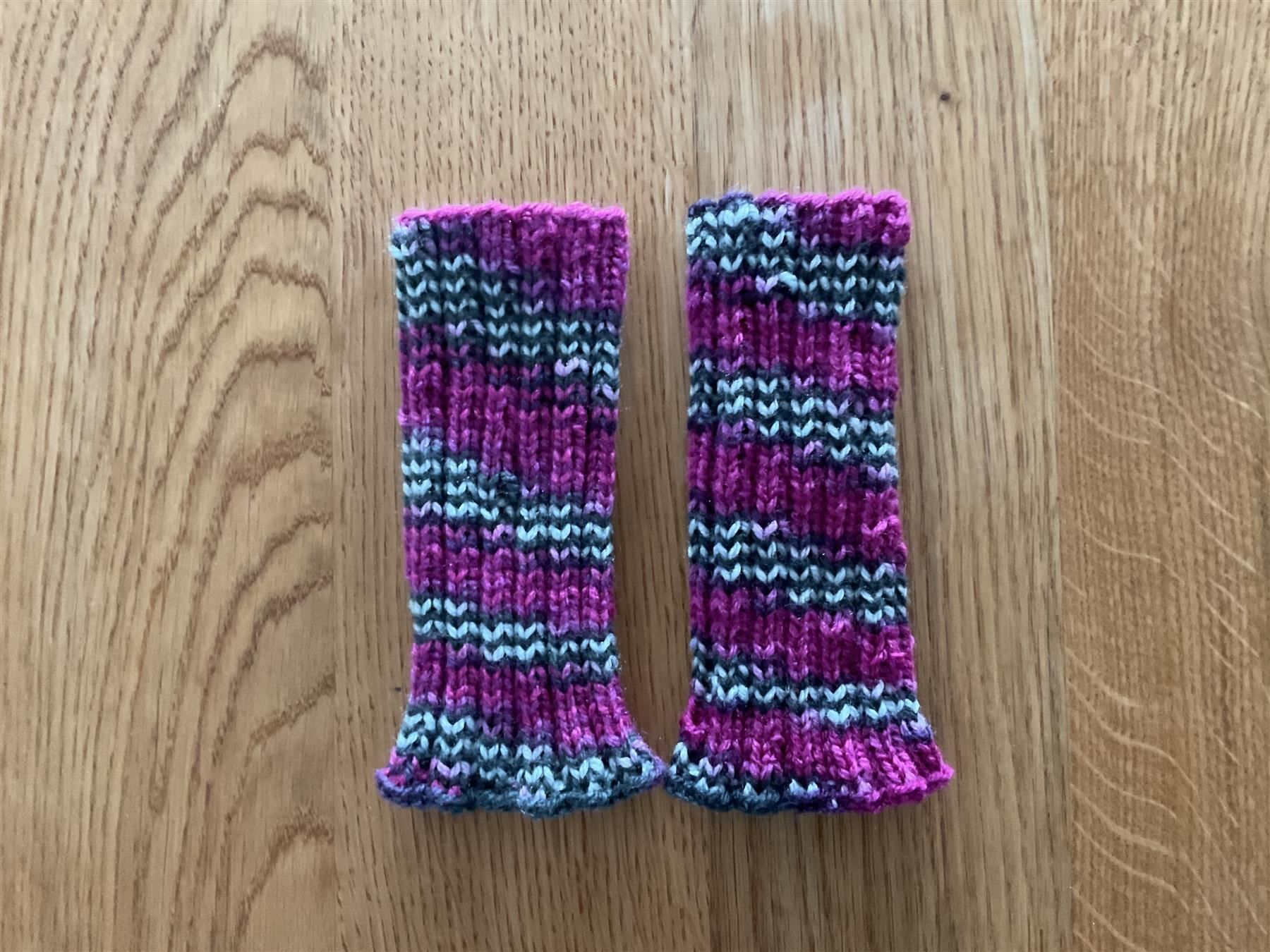Guanti & manicotti: Handgestrickte Pulswärmer Amedisli – Nuovo (secondo la descrizione) da Wetzikon ZH venduto da FeeF