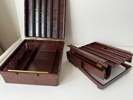 Antike Münz-Sparbox aus Bakelit