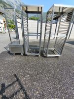 2 supports à plateaux professionnels