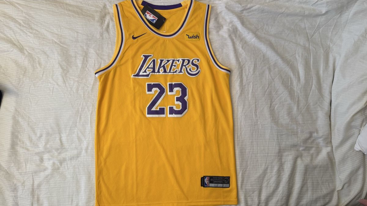 Canottiere & Pantaloni: LeBron James Lakers #23 Jersey  – Nuovo (secondo la descrizione) da Brugg AG venduto da GiovanniVercetti