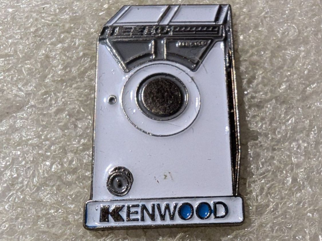 Plaketten & Abzeichen: Ansteckpin 205: Kenwood – Gebraucht aus Oppligen von Pin-Fall-Shop