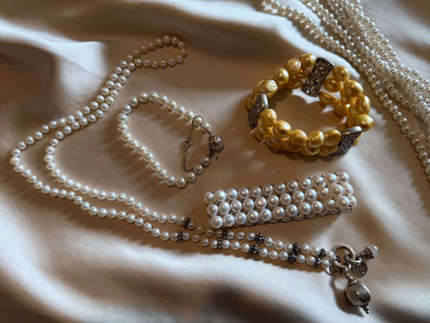 Altri gioielli: Modeschmuck Perlenketten und Armbänder akzeptabel – Usato da Meggen venduto da azmah 3